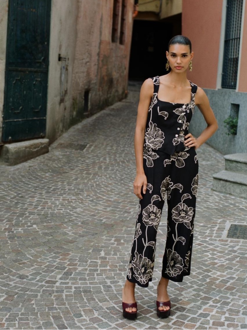 Zara NWT embroidered jumpsuit black white with gold buttons 8413/717